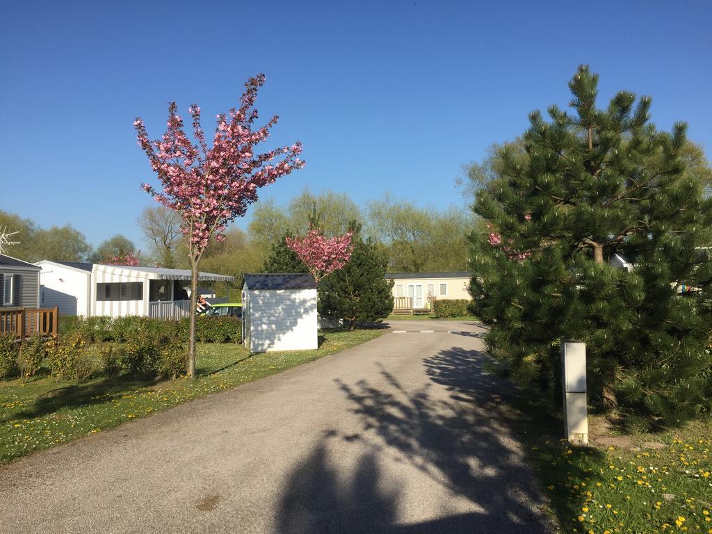 Camping Caravaning Les Cerisiers Berck Sur Mer Verton Экстерьер фото