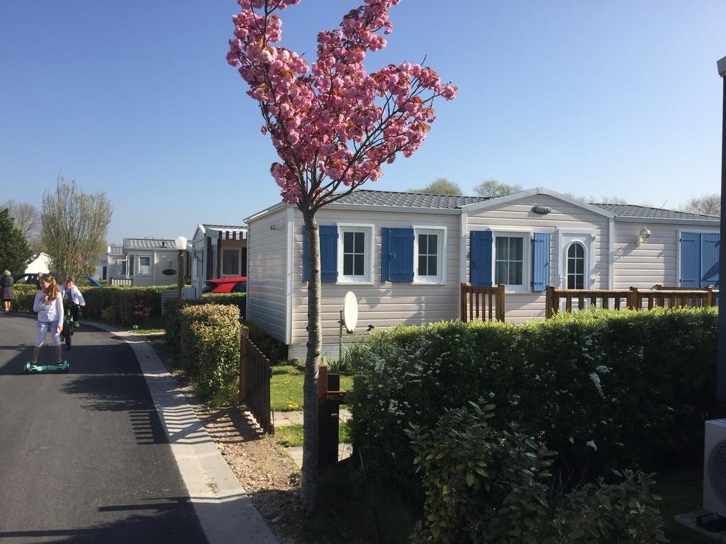 Camping Caravaning Les Cerisiers Berck Sur Mer Verton Экстерьер фото